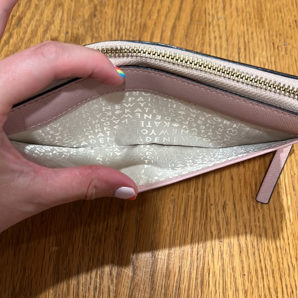 KATE SPADE | Baby Pink Full Zip Wallet - Picture 4 of 11